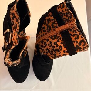 Alba Leopard Print Inverted Wedge Zipper Shoes/Boots - Size 9